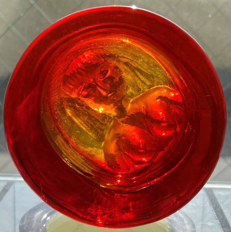 【送料無料】エリック ホグラン Erik Hoglund アッシュトレイ 女性 レッド 赤系 7.3 cm ペーパーウェイト ガラス イッタラ ボダ
