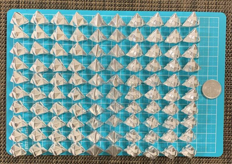 《折り紙 立体・三角錐(中)　100個 銀色①》