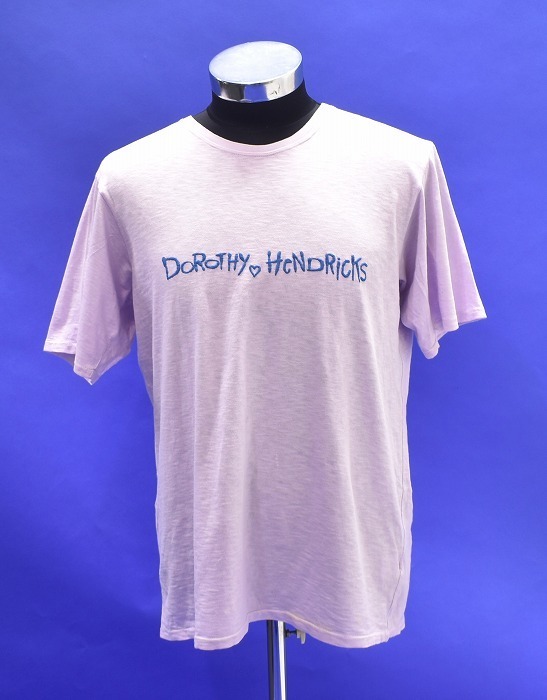 Dorothy Hendricks（ドロシーヘンドリクス）LOGO PRINT TEE ロゴ プリント クルーネック Tシャツ DH0014 LAVENDER MADE IN JAPAN