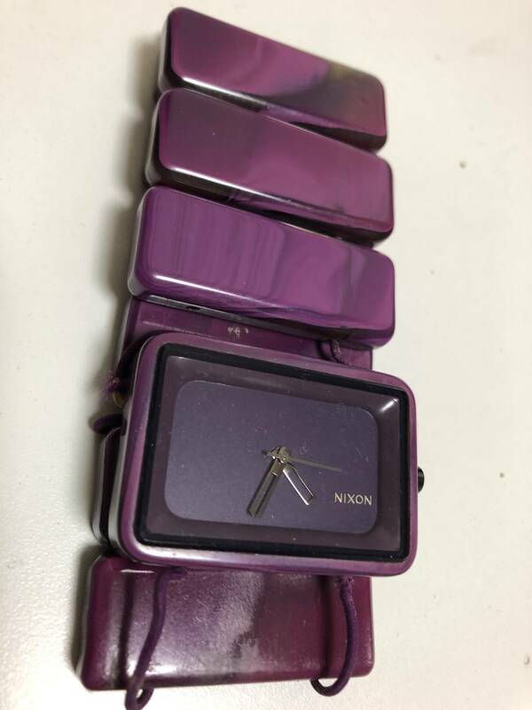 NIXON ニクソン 腕時計 LOVE THE HOTNESS THE VEGA 難あり（USED)