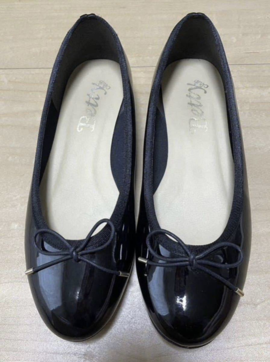 BETTY CLUB（ベティクラブ）黒色エナメル ペタンコシューズ （22.5センチ）