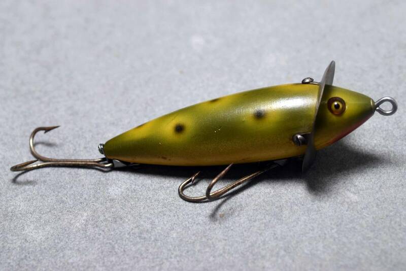 VINTAGE WOODEN LURE HEDDON 210SURFACE C1917 GLASS EYES FROG（　4048-7A）USA MADE #OLDLURE #ARTLURE_VINTAGE 　frog collection