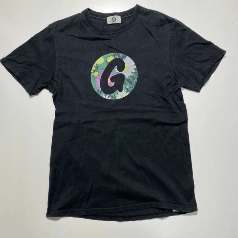 GOODENOUGH LOGO S/S TEE BLACK FLOWER グッドイナフ ロゴ 半袖Tシャツ Tシャツ ブラック フラワー 花 Y1034