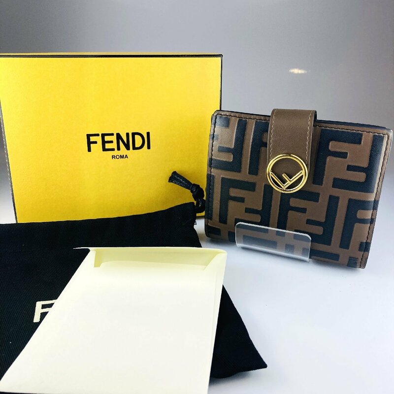 【77】中古品 FENDI フェンディ ズッカ柄 二つ折り財布 ブランド 8M0386 レディース 人気 箱付き