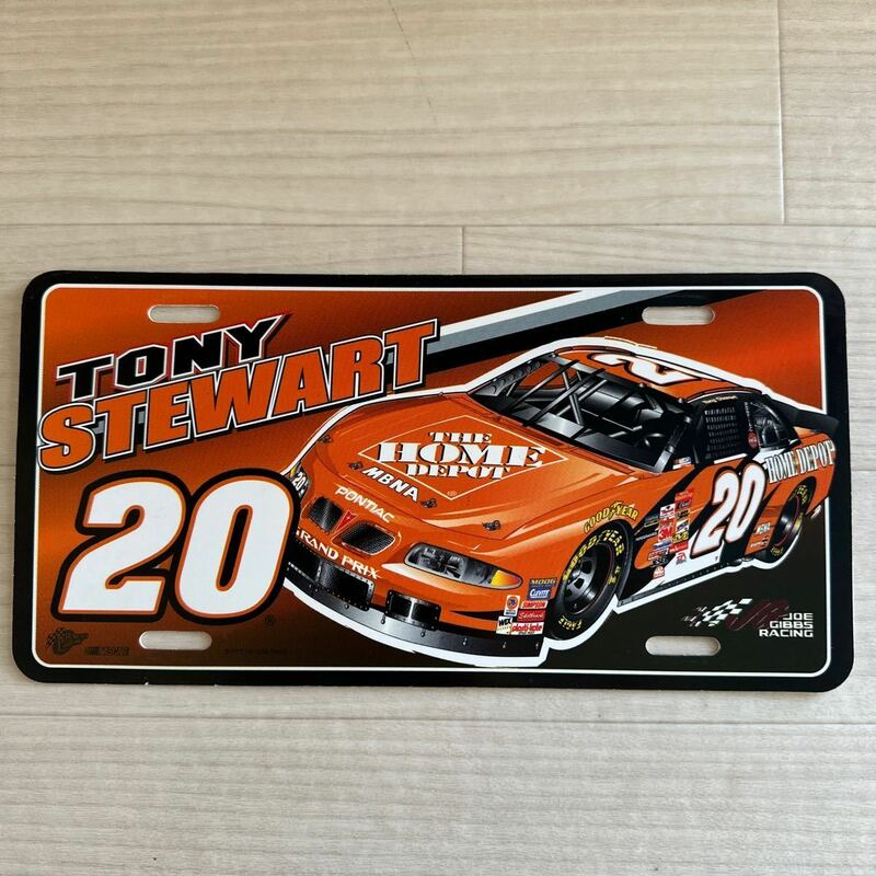 【A0164-16】 Tony Stewart #20 NASCAR/ナスカー ナンバープレート（約30.5cmx15.5cm）