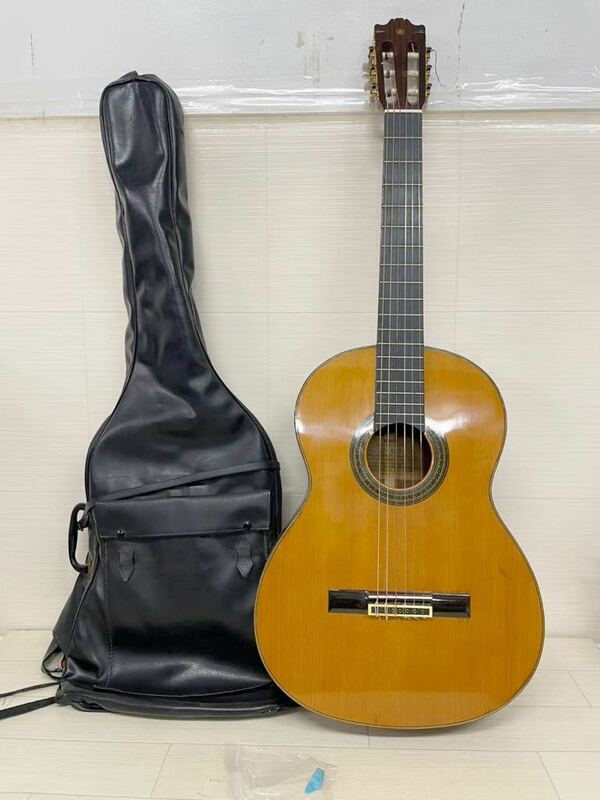 [ML8827]【YAMAHA】C-300 クラシックギター レザーケース付き