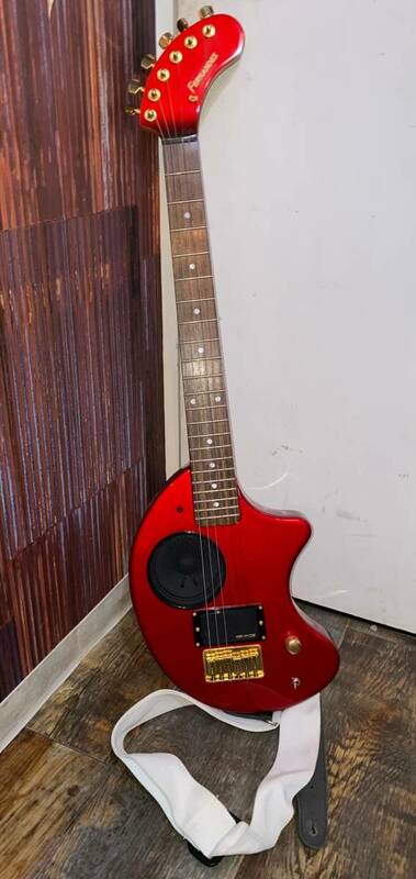 【No.251】FERNANDES フェルナンデス ZO-3C RED エレキギター 赤 アンプ内蔵 ぞうさんギター ソフトケース付き 弦楽器 現状品