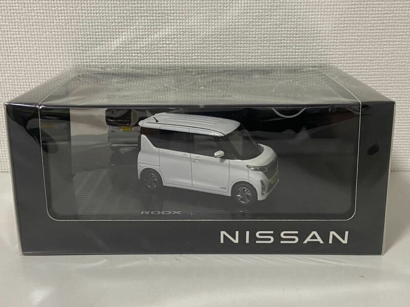 ディーラー特注 1/43 日産 ルークス ホワイトパール カラーサンプル NISSAN ROOX KWAM001296 ニスモオンライン NISMO