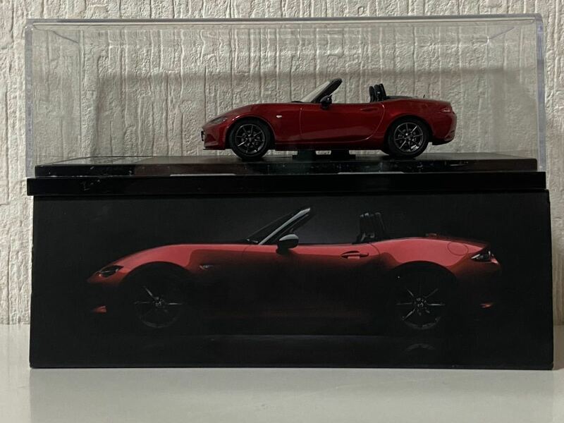 ディーラー特注 1/43 マツダ ロードスター ソウルレッドプレミアムメタリック MAZDA ROADSTER ミニカー カラーサンプル