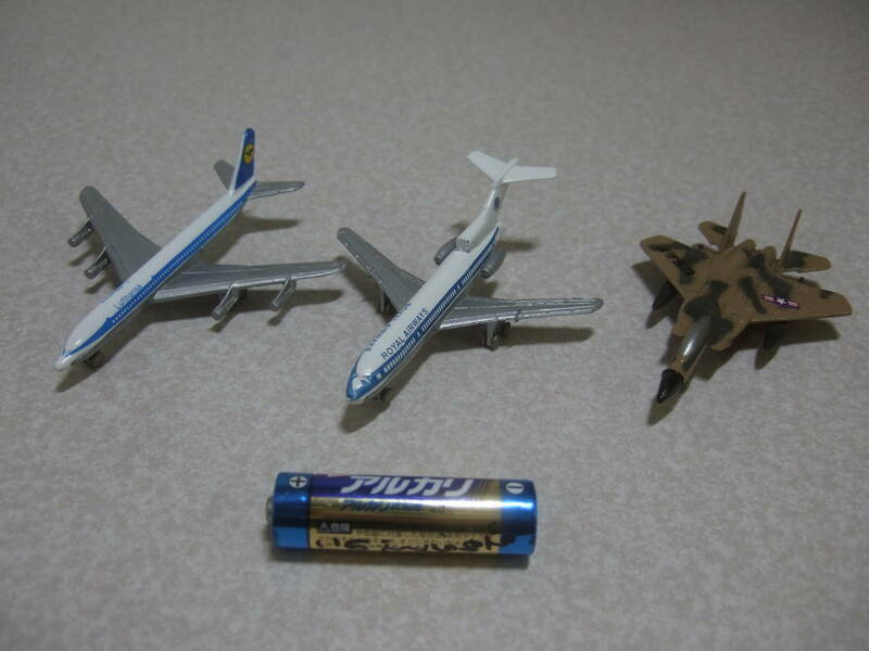 ★航空機　ダイキャスト製おもちゃ　F-15イーグル・ボーイング727・ルフトハンザ航空の３種