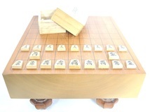 昭和ビンテージ 銘木の味わい御将棋盤30号 在銘 山上作 将棋駒 幅33cm 高さ19.5cm 使い込まれた物ならではの味わいある一品 MTU503