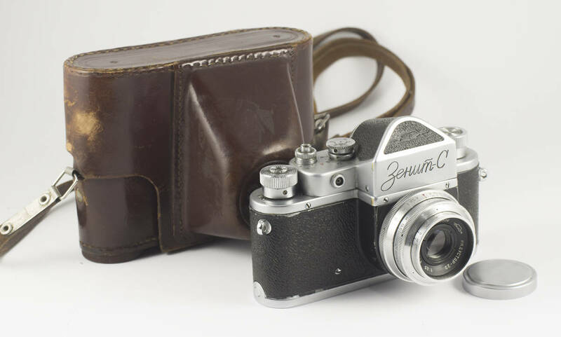ZENIT C INDUSTAR 50 F/3.5 50mm 初代モデル ★ ソビエトの一眼レフカメラ ★ 整備および校正済み 