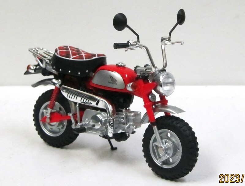 【アオシマ】1/12 ホンダ モンキー リミテッド 2009年以降のインジェクション仕様モデル モンツァレッドの完成バイク