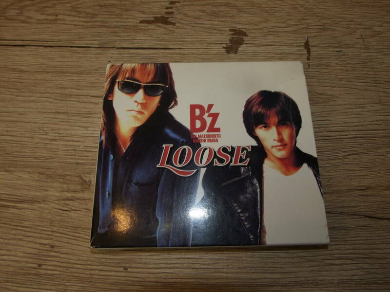 中古CDアルバム　 B'z LOOSE　中古品　ジャケットに傷汚れあり　送料１８０円　