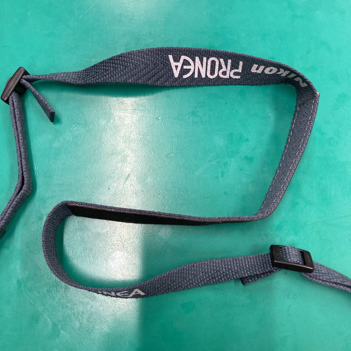 ★ ニコン PRONEA ロゴ入り カメラストラップ 中古品 R01907