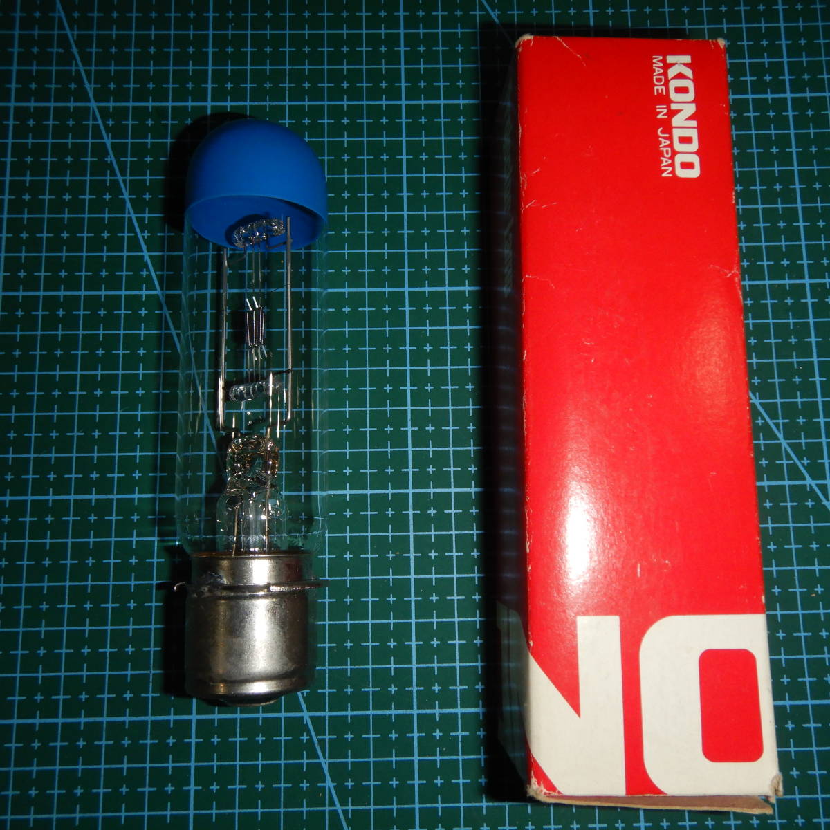 ★ 近藤シルバニア KP-10 100V-300W 映写機ランプ 未使用品 R01924