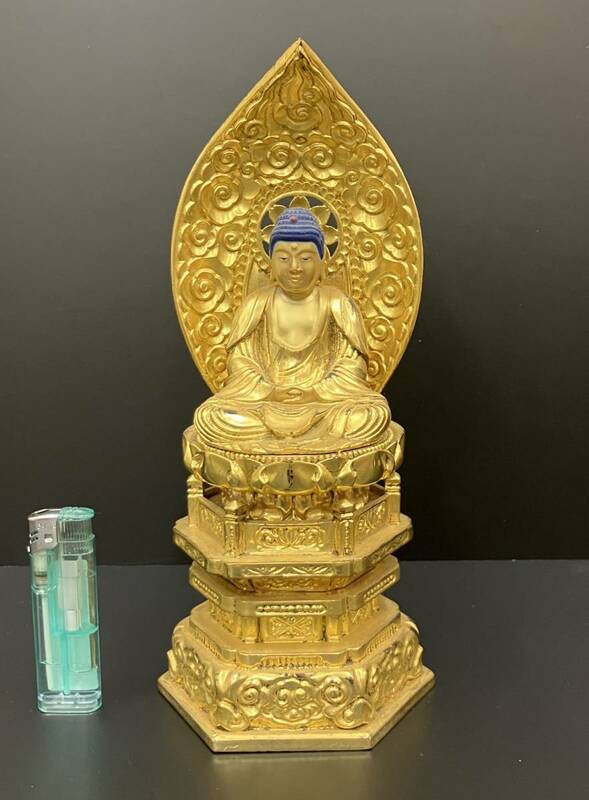 ◆【仏教美術・仏像】釈迦陀如来像・座釈迦・金箔肌粉・木質樹脂製（総高さ25.8ｃｍ）◆