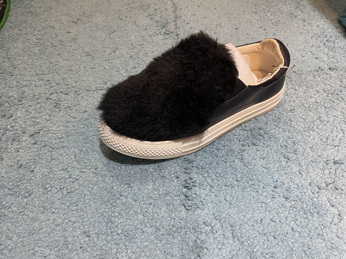 新品アウトレット品　ボアスニーカー　黒　Ｍ23〜24センチ　スリッポン 