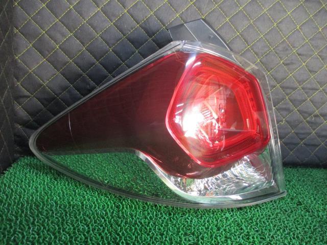 ラクティス DBA-NCP120 左テールランプ 1F7 52-278 81560-52C70拍卖