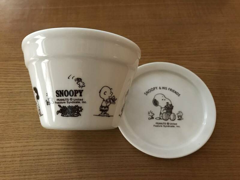 SNOOPY スヌーピー 入れ物　陶器製