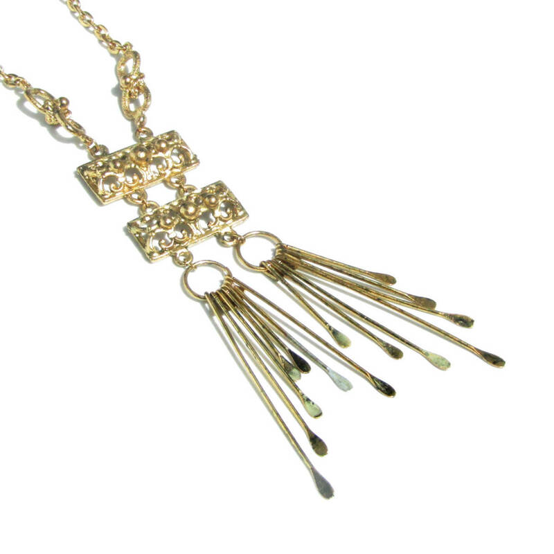 ★70s Vintage gold tone oriental design necklace