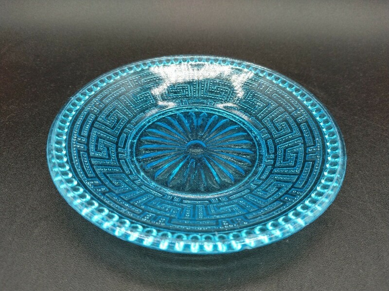アンティーク プレスガラス 青色 雷文皿 ガラス 小皿 【2-b】