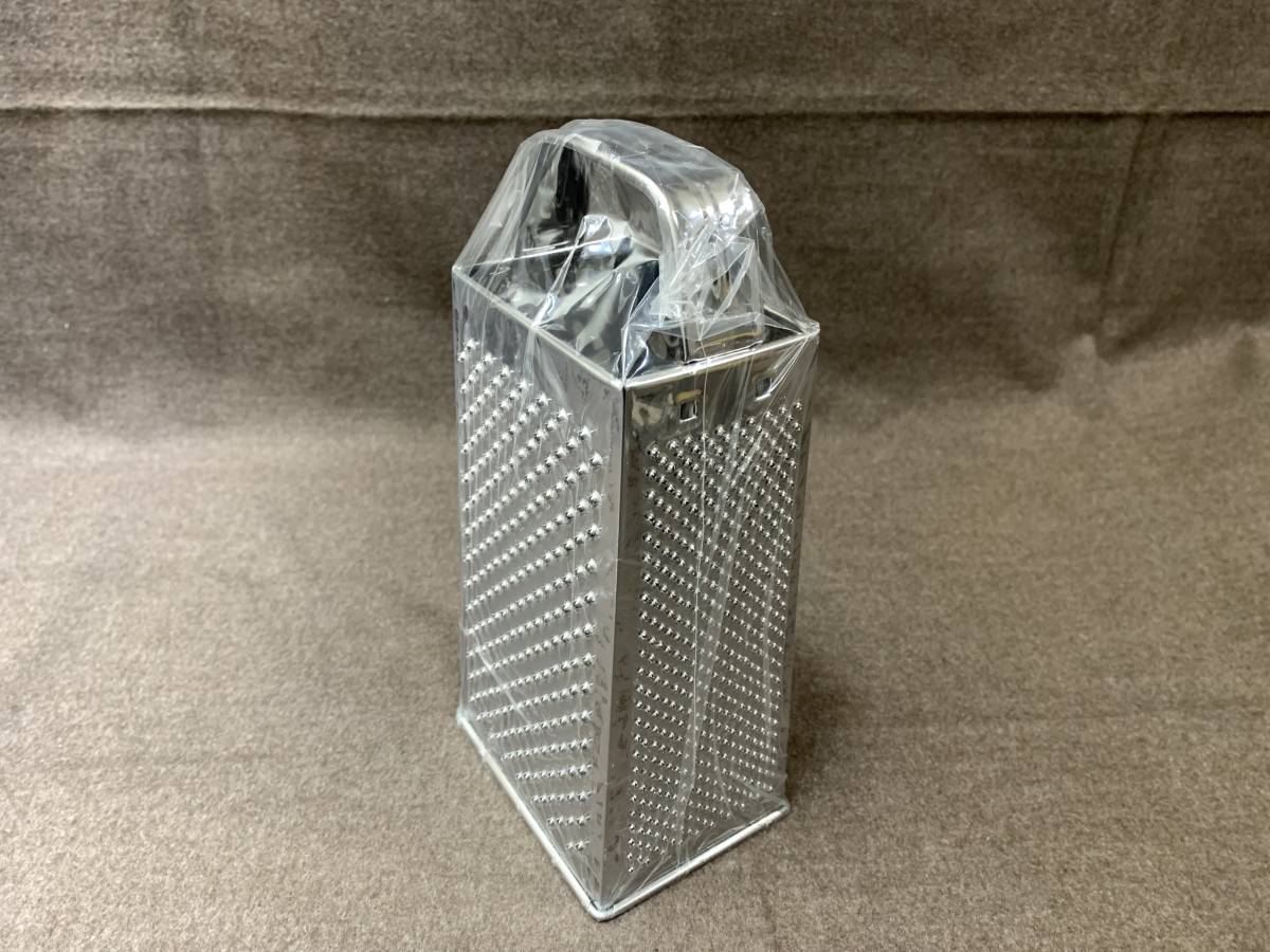 【未使用品】18−0 ステンレス製 おろし器 四面チーズおろし メーカー品 業務用 イタリアンレストラン