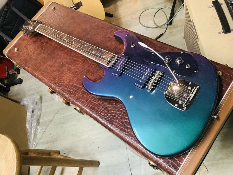 Mosrite Custom Guitar モズライトカスタムギター　貴重なマジョーラカラー　国内製造品