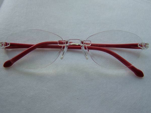 ノンフレーム老眼鏡+1.5　10ｇ軽量　朱赤　フレームなしメガネ