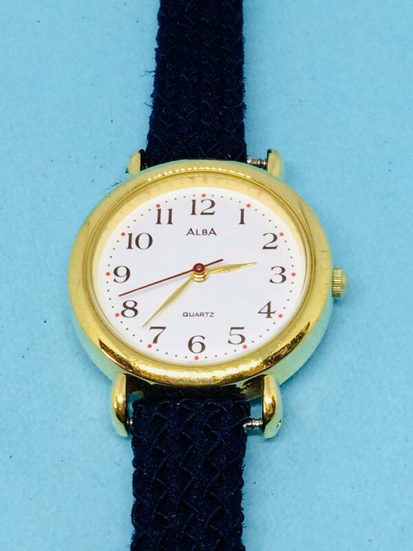 (B08)気品の時計Ⅱ(*'▽')セイコーアルバ・V501（電池交換済み）ゴールド・レディス腕時計USED（送料全国一律185円)お洒落な時計です。