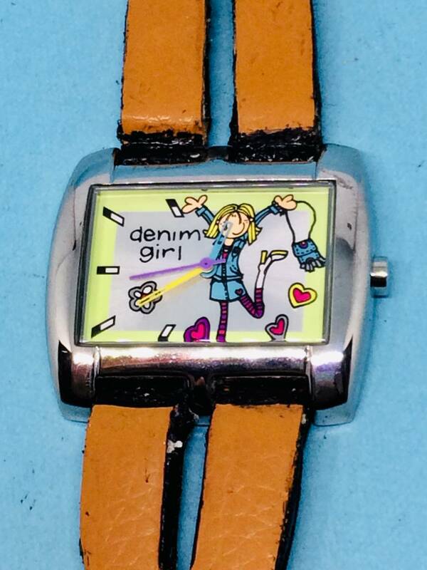 (B44)知ってますか？(*'▽')珍しい、バック・オン・ザ・ドア（電池交換済み）シルバー・腕時計USED（送料全国一律185円）素敵な時計です。