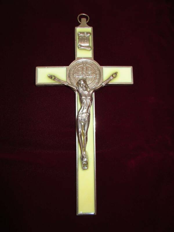  金属製十字架 （19,5cm×9,7cm）　イエス キリスト