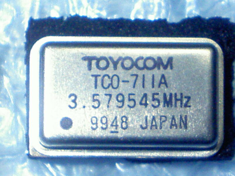 TOYOCOM クリスタルオシレーター XTAL TCO-711A【3.579545MHz】