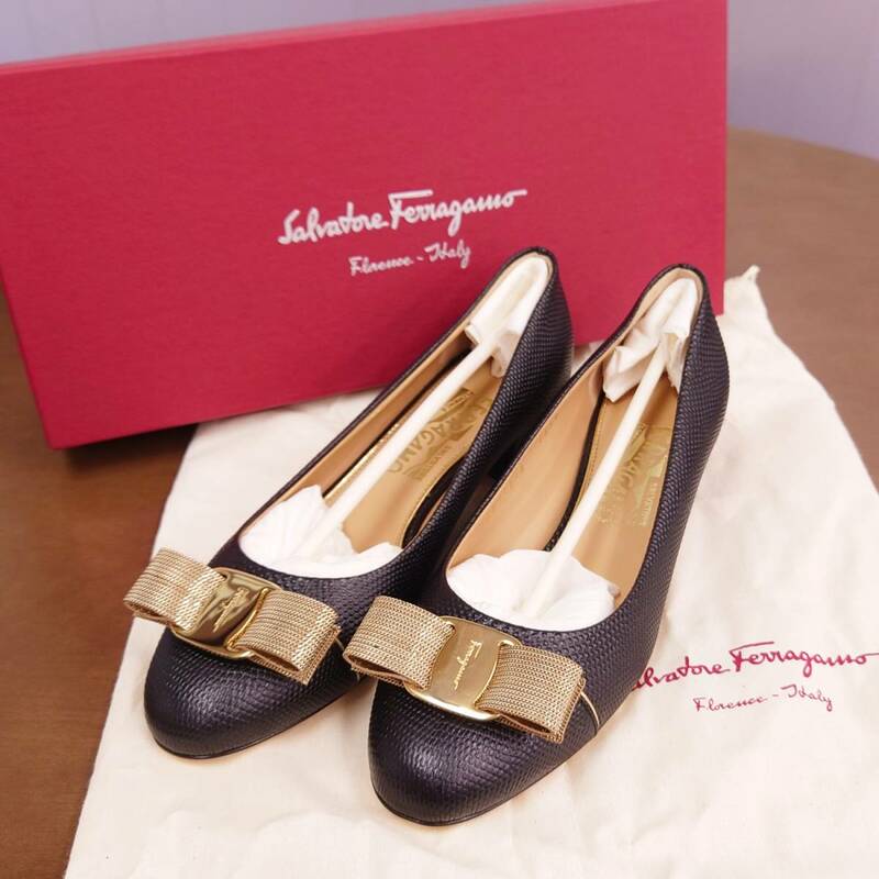 新品★Salvatore Ferragamo◆パンプス 5ハーフ（約23cm） VARALUXURY 黒 シューズ サルヴァトーレ・フェラガモ