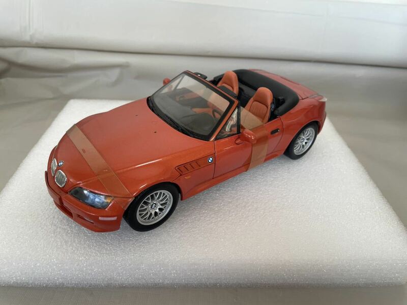 UT Models 1/18 BMW Z3 series ミニカー オレンジ　展示品
