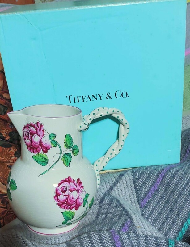 TIFFANY&Co 花瓶 水注 フラワーベース 美品ですが難あり 箱あり デパートのティファニーにて購入しました 陶器 花器 壺 花図 インテリア