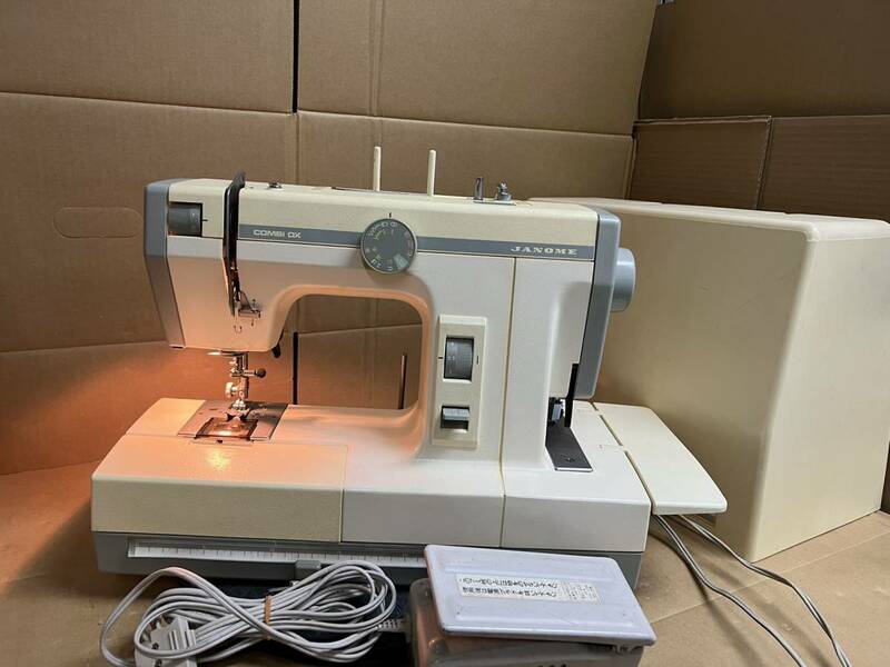 JANOME ジャノメ ミシン　COMBI DX 2000　 1台2役　TWO IN ONE 　通電済み