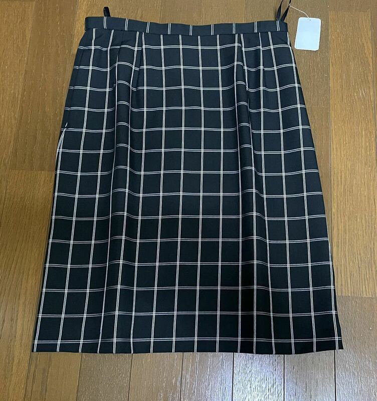 ◇新品W76◇ベーシック*事務服スカート*黒柄*大きいサイズ*