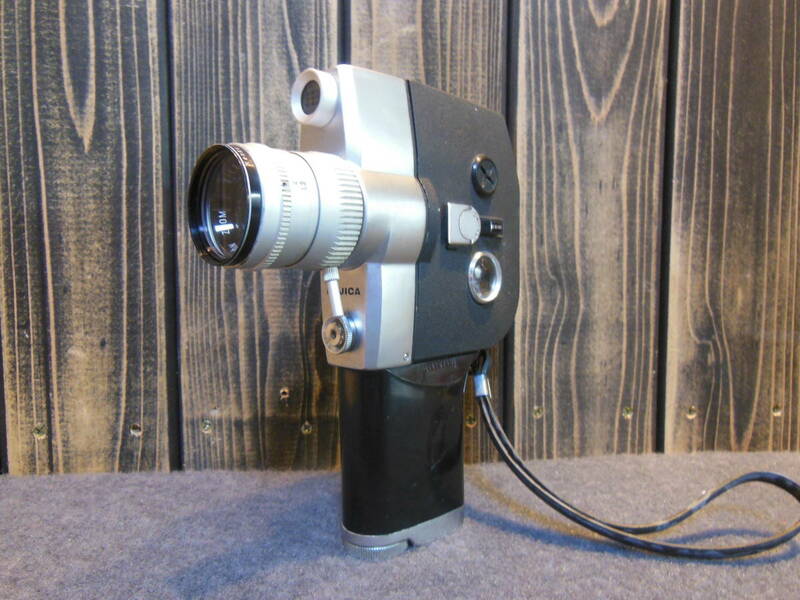 FUJICA　Single-8　P300　フジカ　8ミリカメラ　フィルムカメラ　動作未確認　昭和レトロ　アンティーク　ヴィンテージ品　ジャンク品