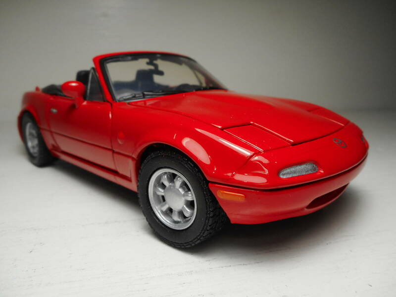 MAZDA マツダ ロードスター MondMoters 1/24 Roadster NA MX-5 ミアータ Miata ダイキャスト美品 人馬一体 レッド Special 