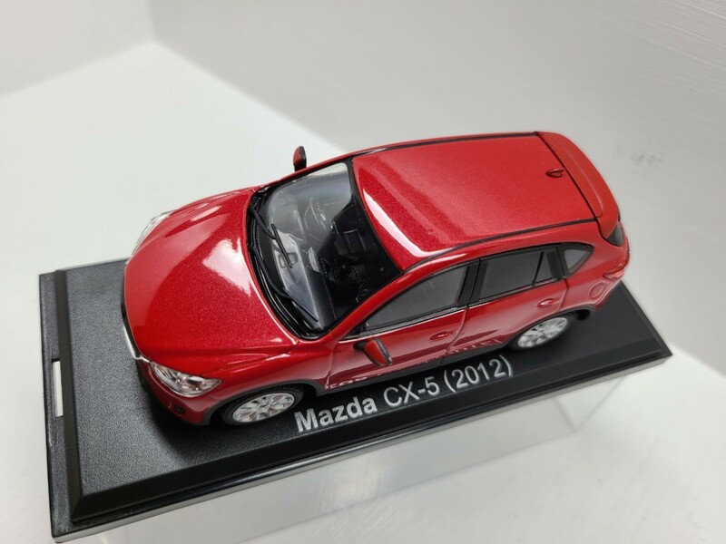 1/43 アシェット 国産名車コレクション 1:43 Mazda CX-5 2012年式モデル MAZDA マツダ CX-5 SKYACTIV クロカン SUV 赤 台座 & ケース付