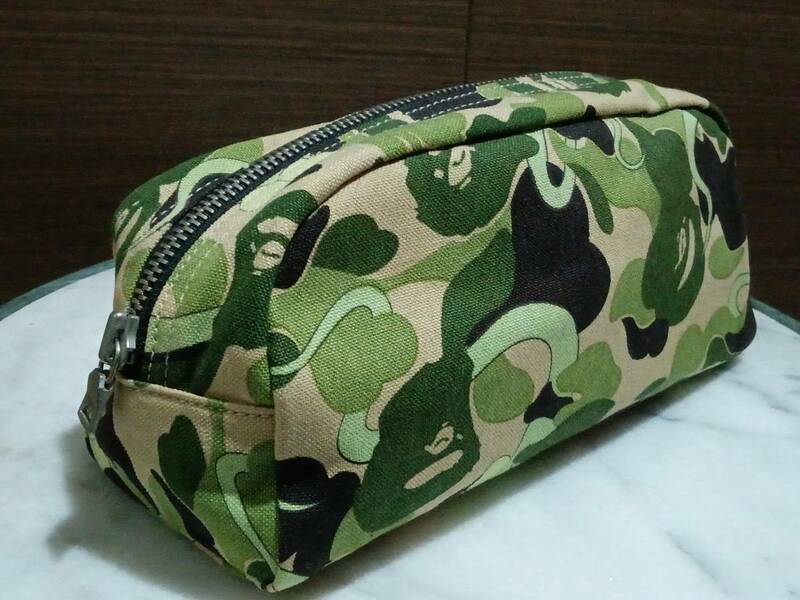 新品 KAWS × BAPE bendy ABC camo blue ポーチ A BATHING APE カウズ エイプ ベイプ アベイシングエイプ NIGO カモ 迷彩