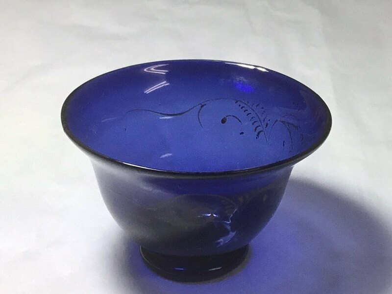 (翔)江戸ガラス 鉛ガラス 紫ガラス 唐草 金彩 盃 杯 吹きガラス 江戸後期 1750-1850年代前後
