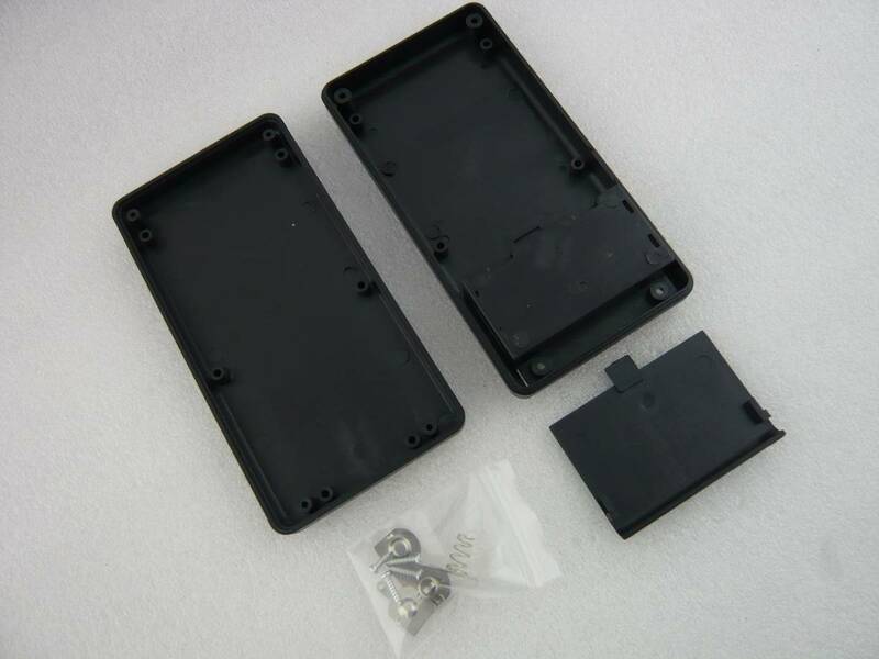 135×70×24 mm 電池端子付き PLASTIC CASE 色：黒 ( ZHW-376 )
