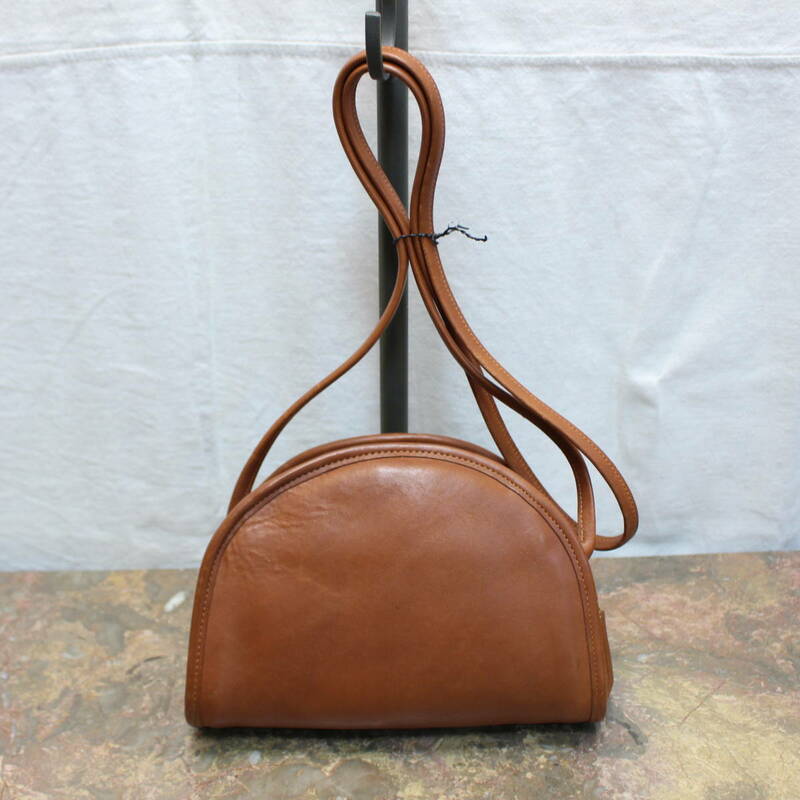 OLD COACH LEATHER HALF MOON TYPE SHOULDER BAG MADE IN USA/オールドコーチ半月型レザーショルダーバッグ