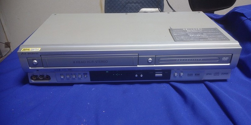 DXアンテナ　DVD/VHFコンビネーションデッキ　DV-140V