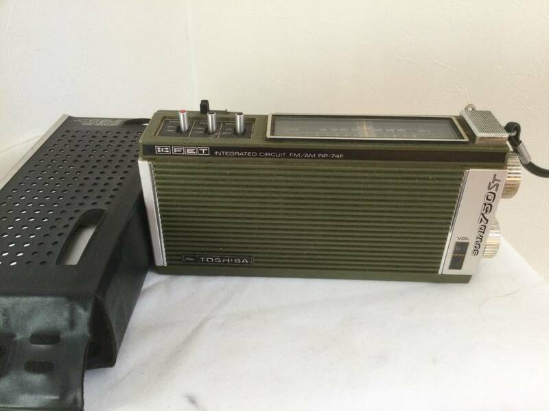 東芝　昔のラジオ　RP−74F