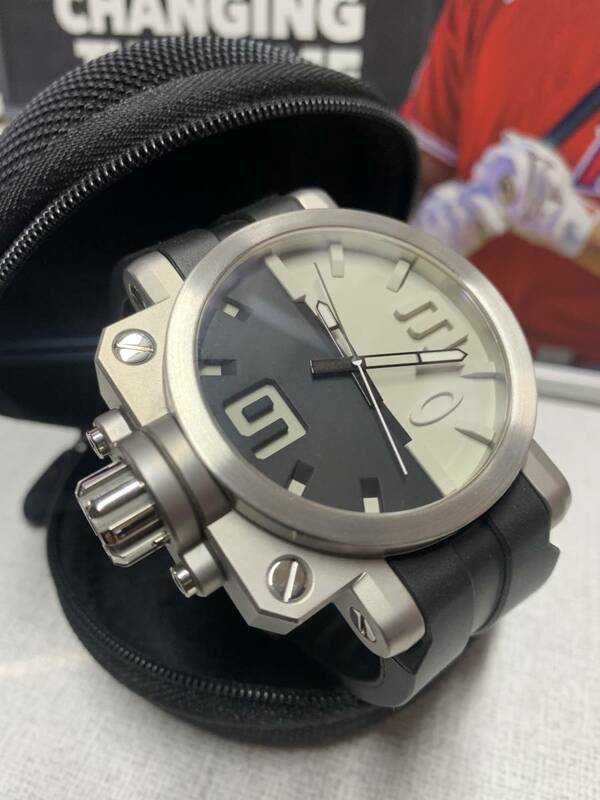 ■OAKLEYオークリー 腕時計　ギアボックス 10-063　ブラック×タン×ブラックラバーベルト