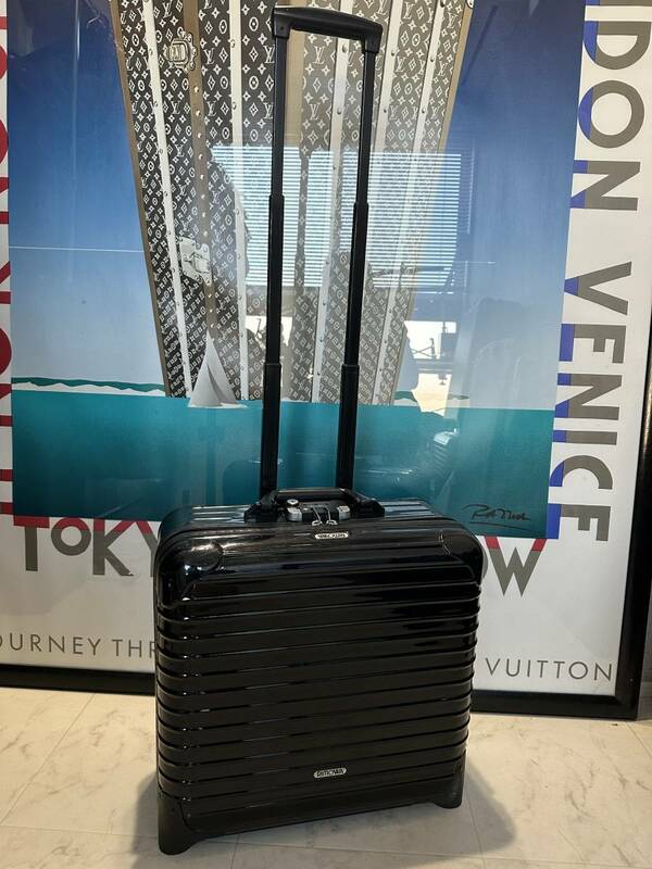 【即決/即納】！TSAロック！機内持ち込み！ RIMOWA リモワ SALSA スーツケース ビジネストローリー ブラック 黒 850.40 25L 本物