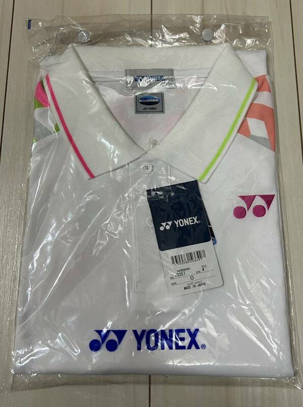 送料無料 ヨネックス 半袖ポロシャツ ユニOサイズ ゲームシャツ 公式試合用 練習にも ホワイト基調 爽やか おしゃれ 新品 人気 日本製